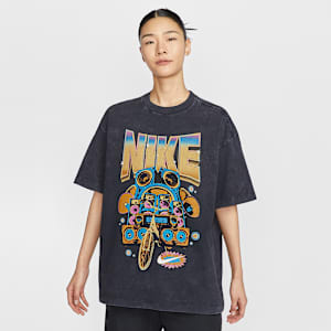 Nike Sportswear Women's Oversized Short-Sleeve T-Shirt. Nike ID